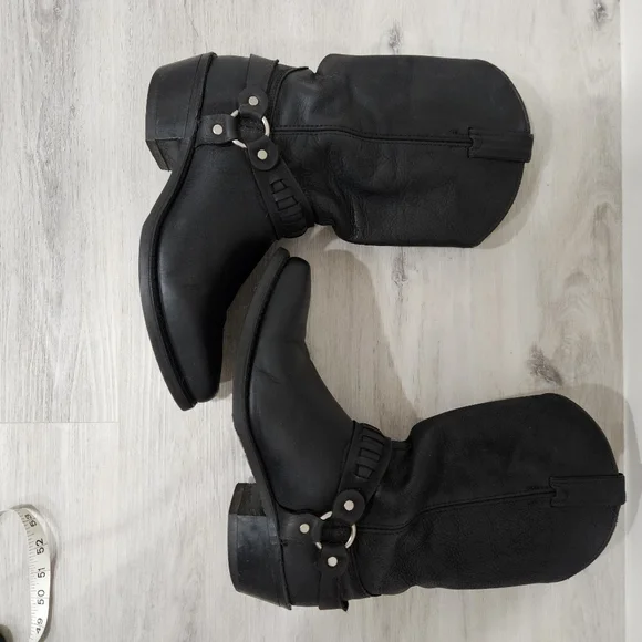 Black Western Cowboy Boots - Picture 10 of 12